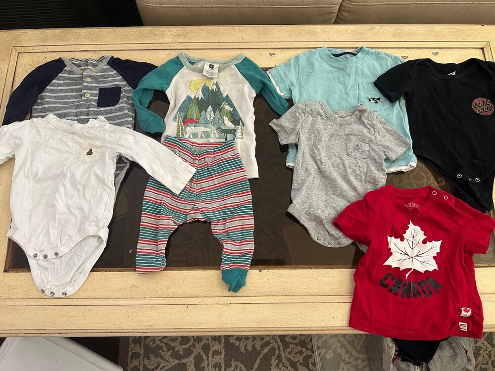Baby Gap Bundle 6-12 Months Onesies & T-Shirts